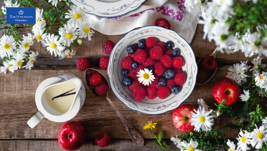 Schöne Dessertteller für den Sommertisch